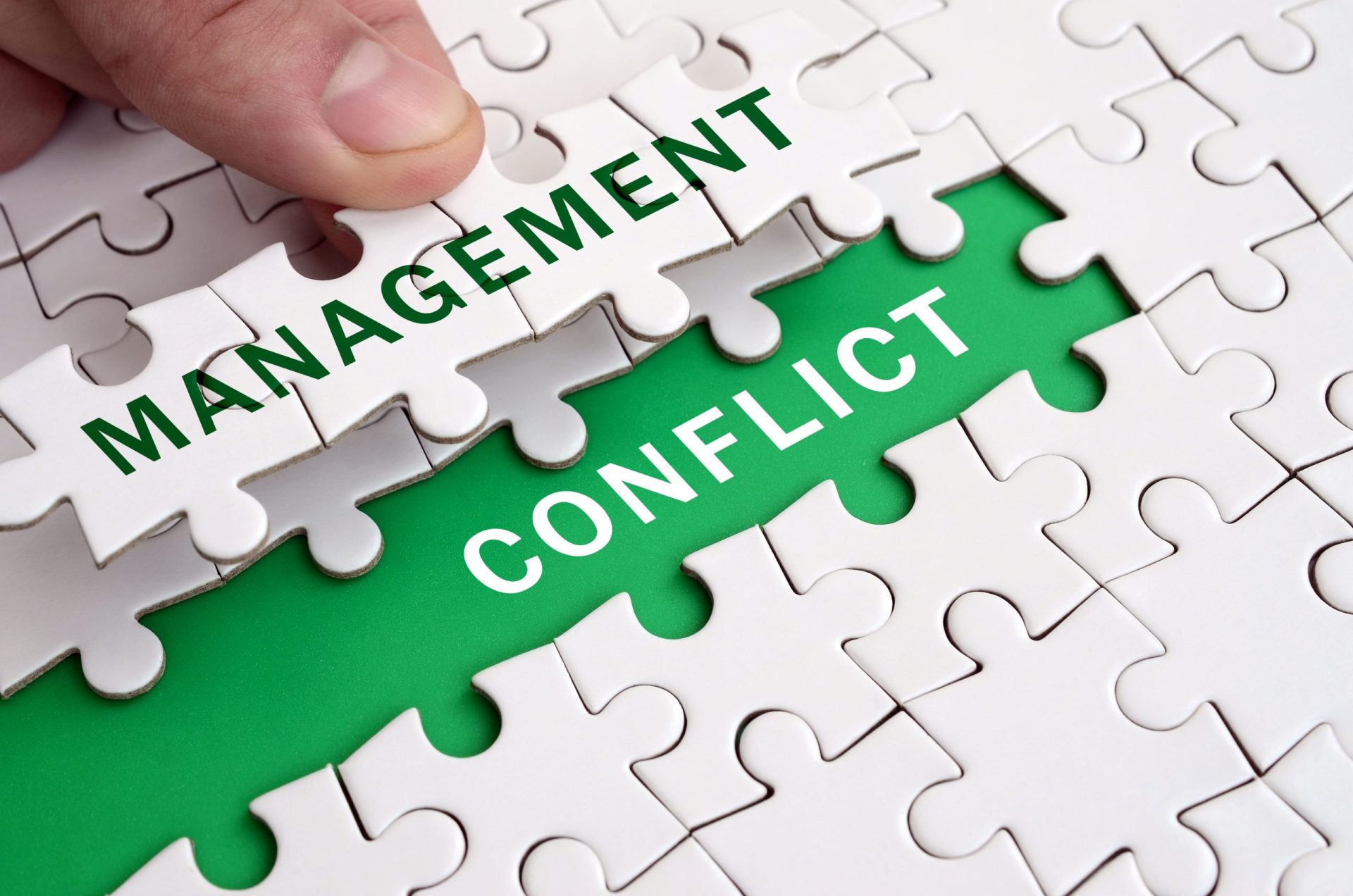 How to Handle Team Conflicts Professionally